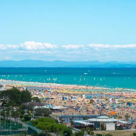Flat In Wonderful With Swimming Pools *